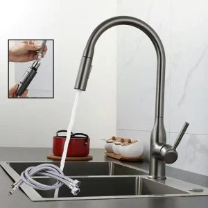 Faucet with pull-out spray head for efficient cleaning