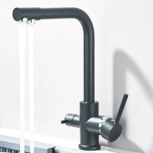 Modern Matte Black Kitchen Faucet with Pull-Out Spray