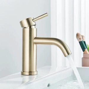 Overview of the gold faucet on a worktop